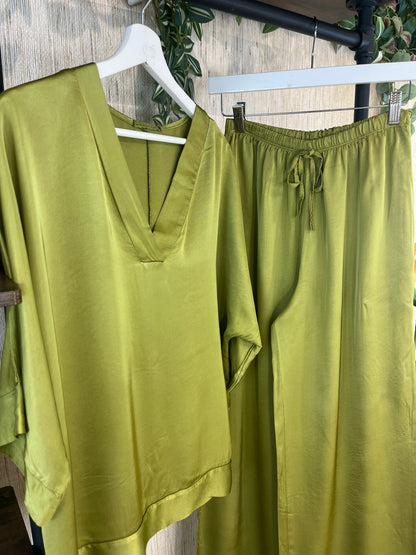 CONJUNTO SATINADO BÁSICO