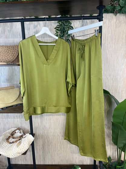 CONJUNTO SATINADO BÁSICO