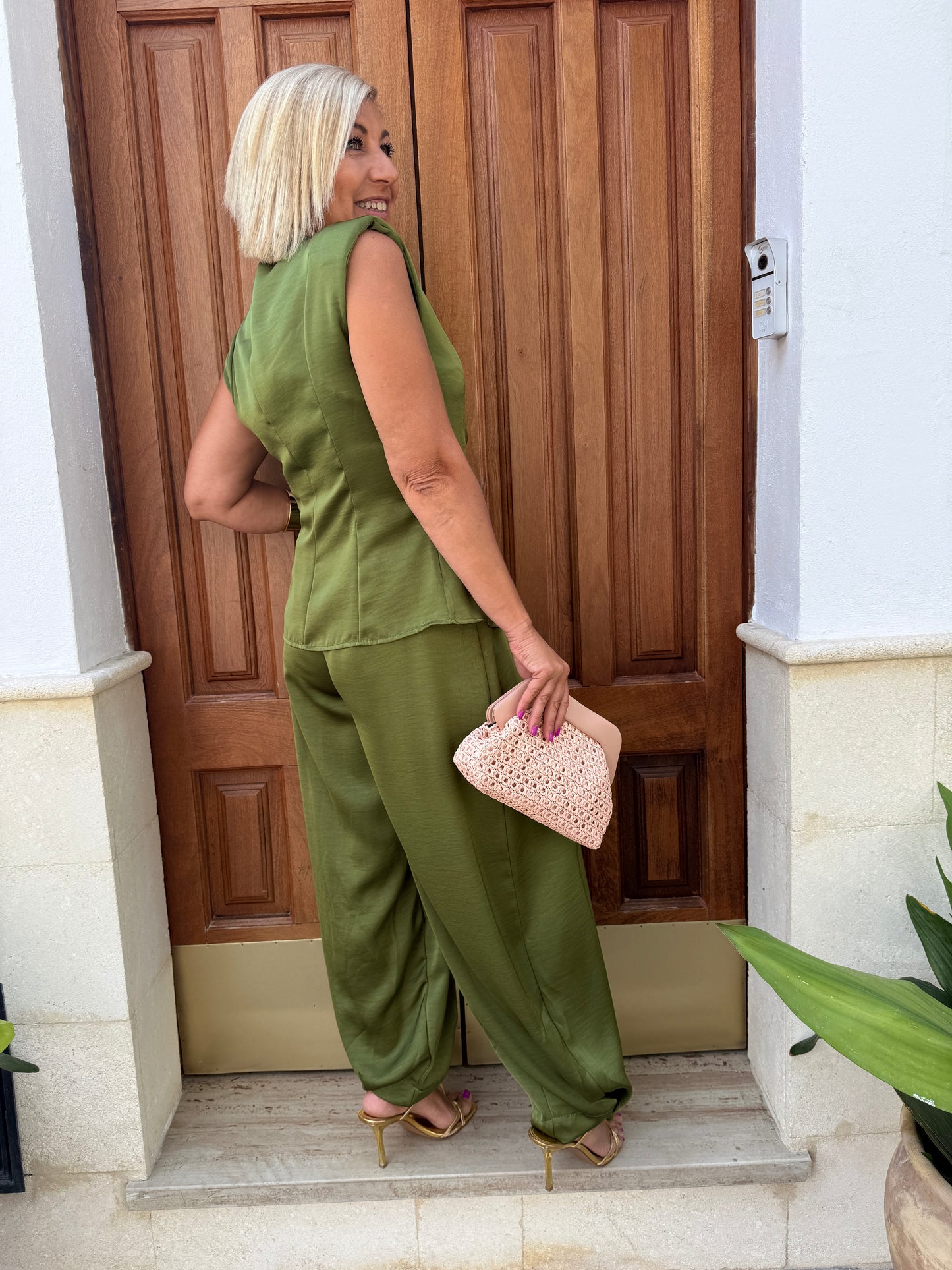CONJUNTO CHALECO SATINADO