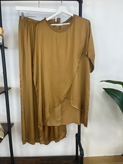 CONJUNTO SATINADO CRUZADO