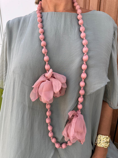 COLLAR LARGO BOLAS FLOR