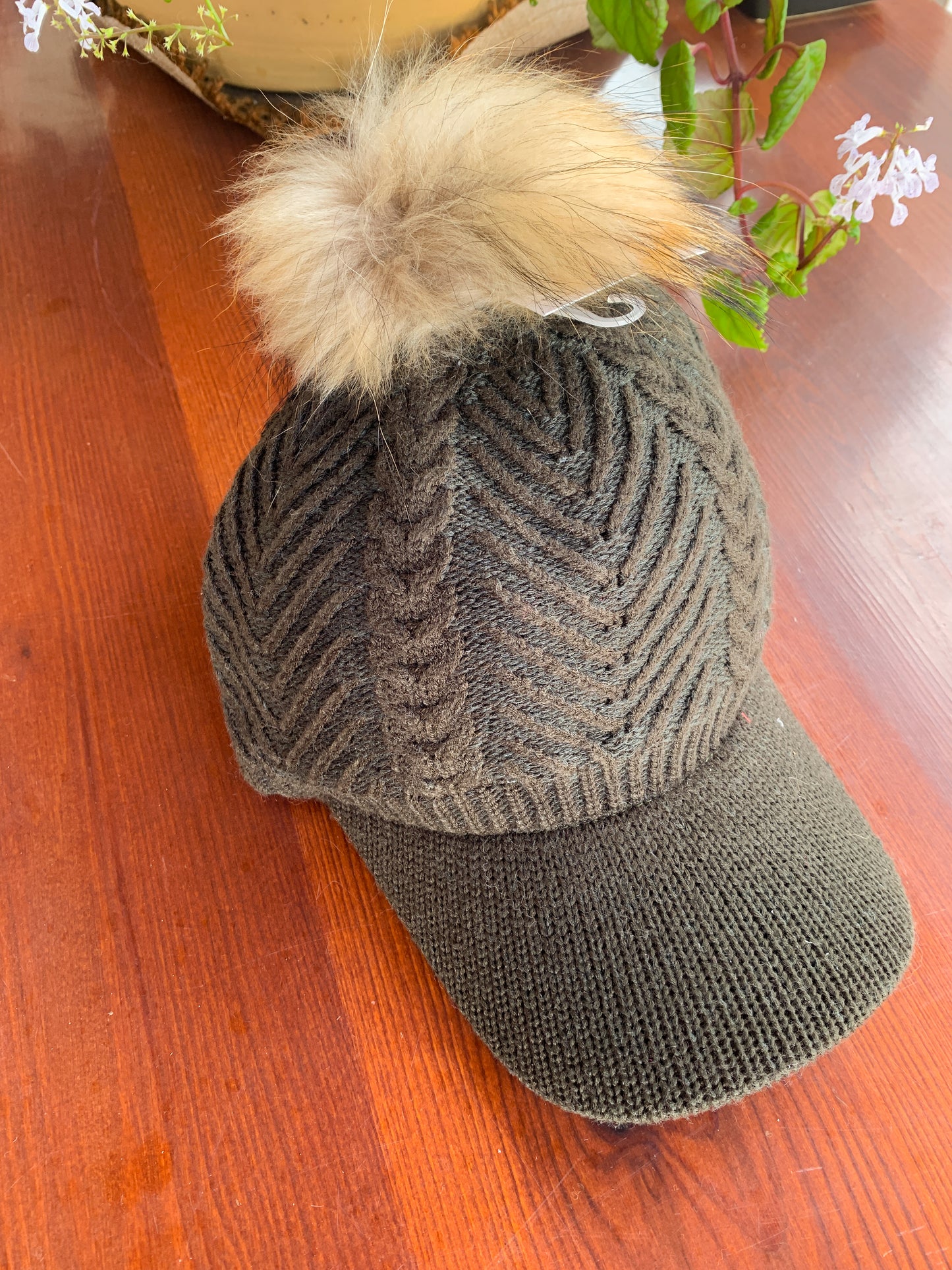 POM-POM CAP