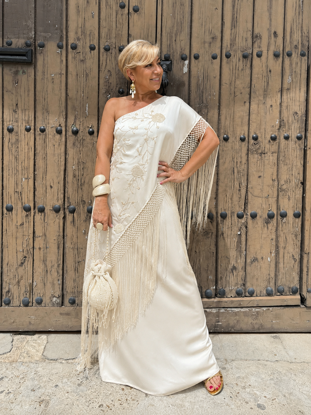 VESTIDO MANTÓN