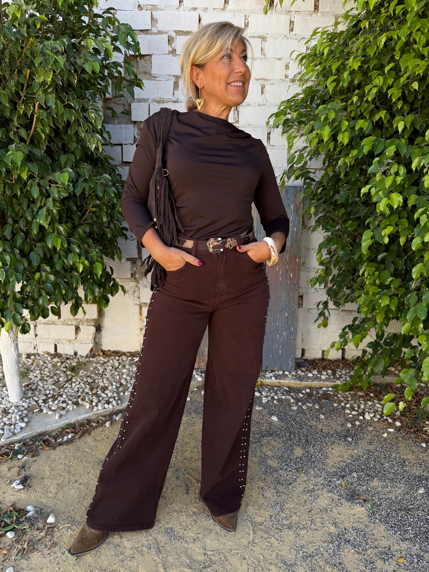 PANTALÓN TACHUELAS