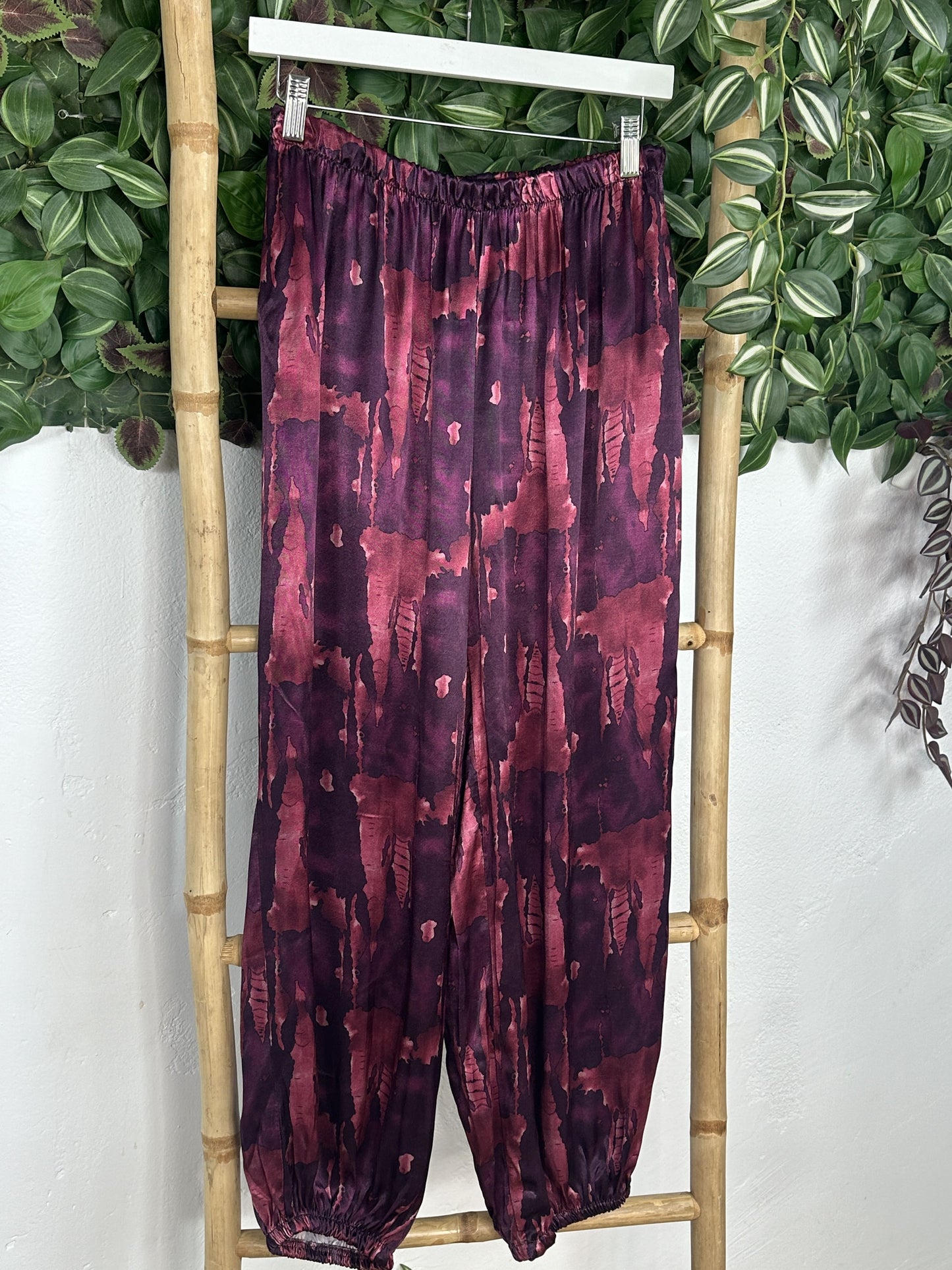 PANTALÓN BOMBACHO SATINADO ESTAMPADO