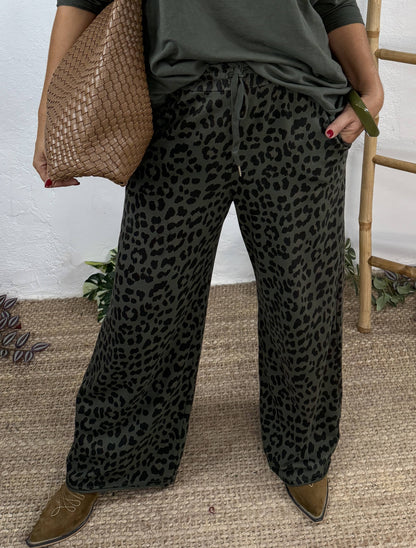 PANTALÓN CHÁNDAL LEOPARDO