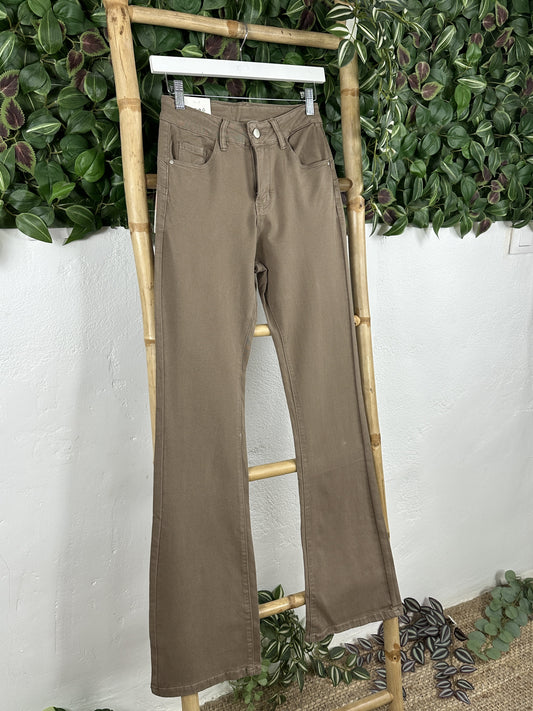 PANTALÓN FLARE TIRO ALTO