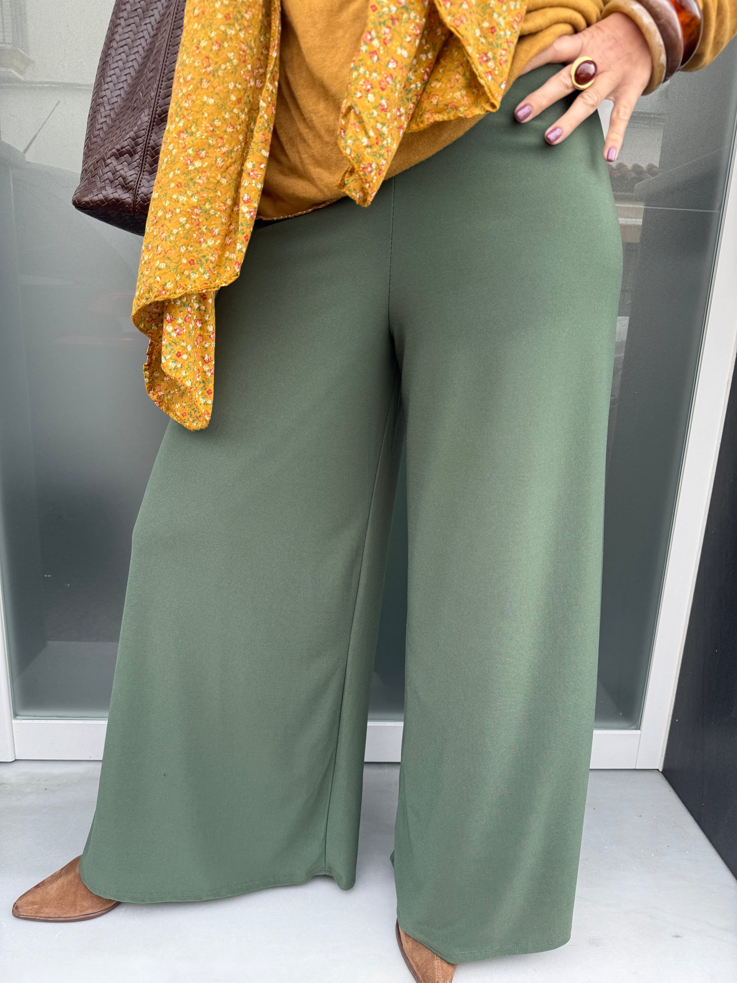 FLUID ELASTIC PANTS