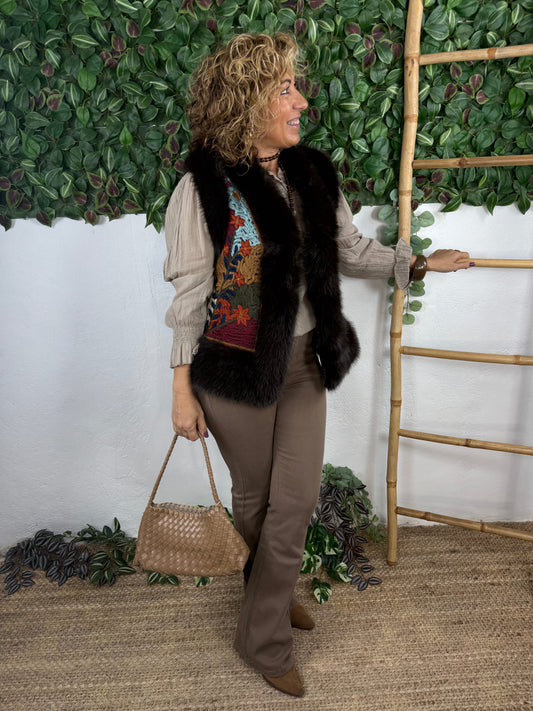 PANTALÓN FLARE TIRO ALTO