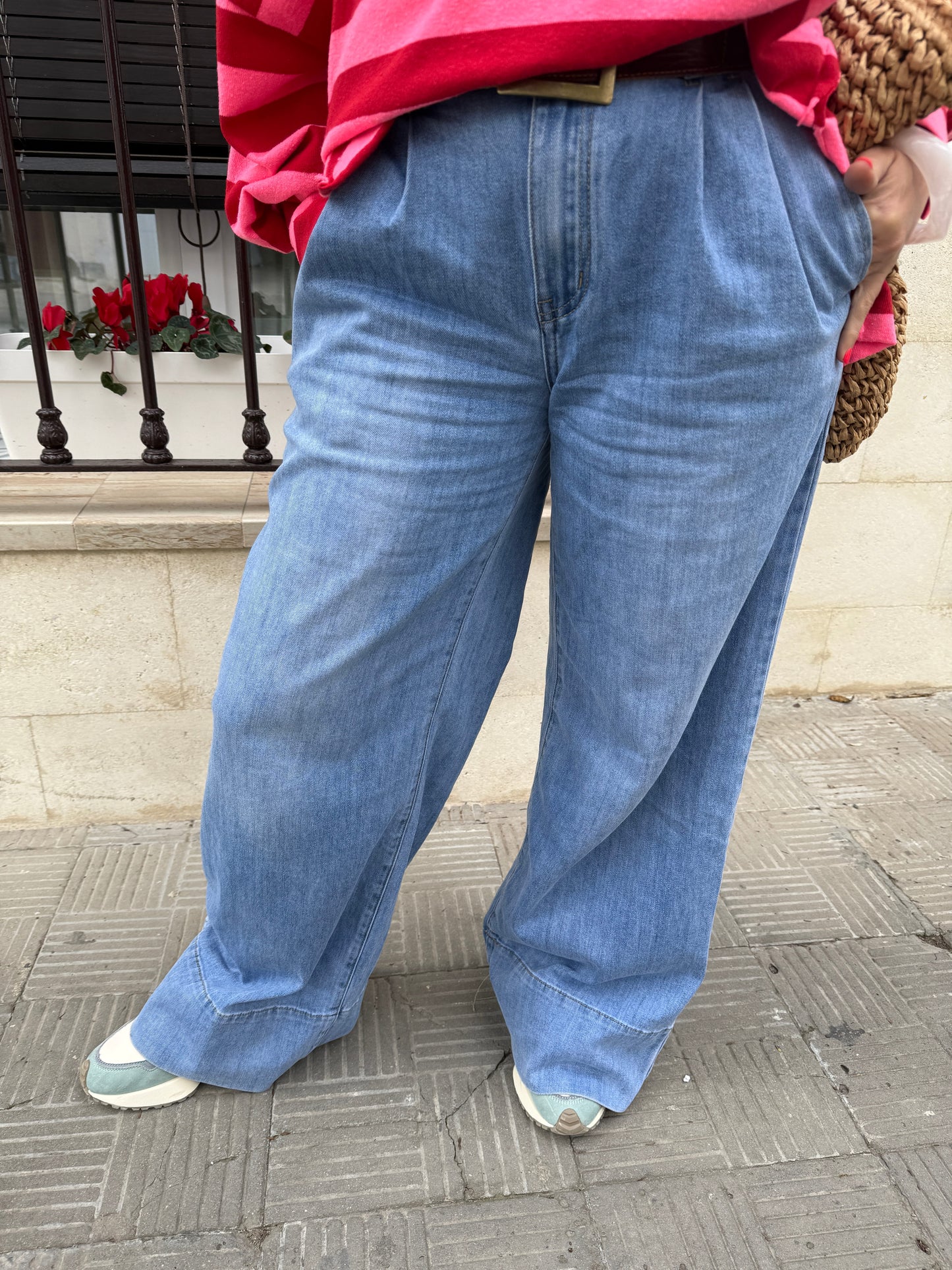 PANTALÓN VAQUERO PINZAS