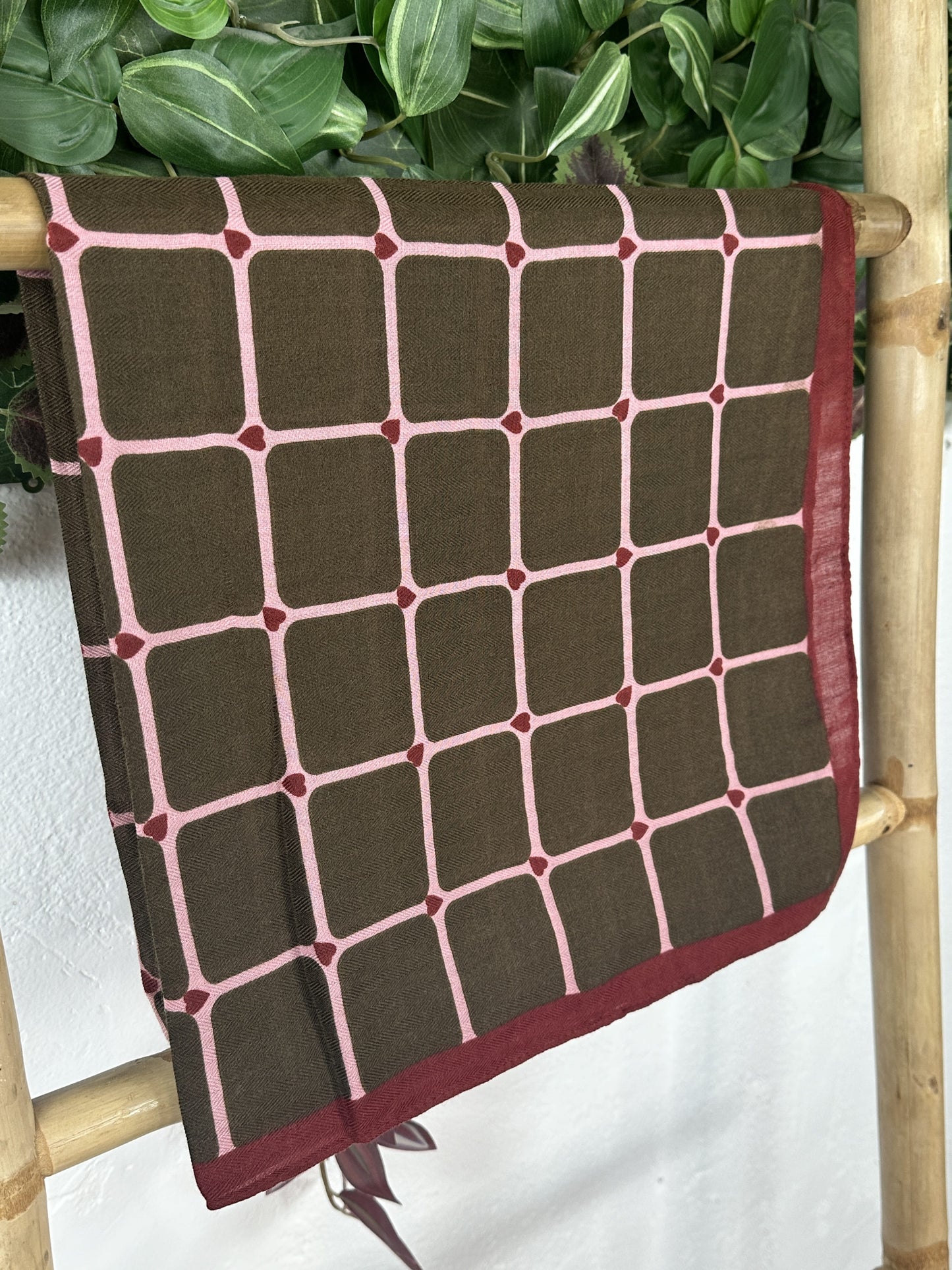 PAÑUELO CUADRADO ESTAMPADO