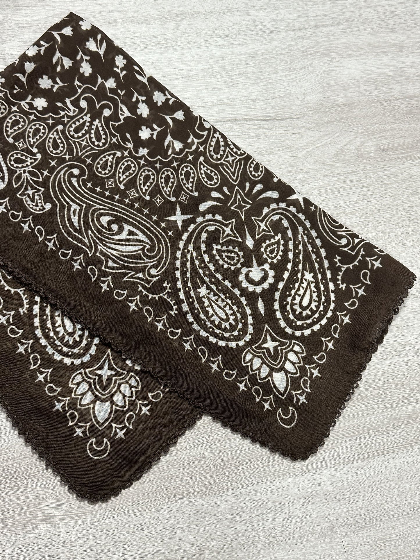 PAÑUELO CUADRADO PUNTILLA