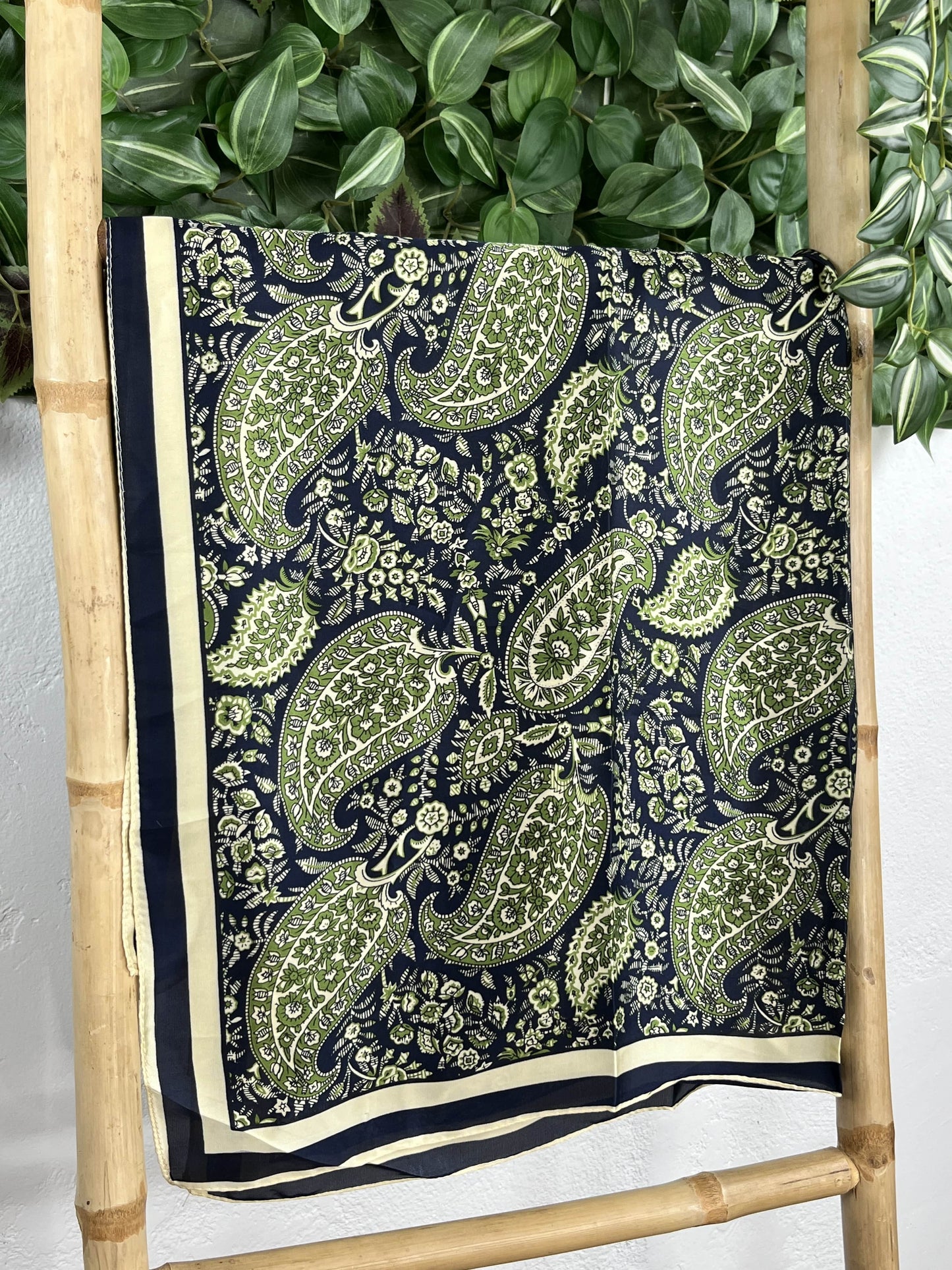 PAÑUELO ESTAMPADO TRIX