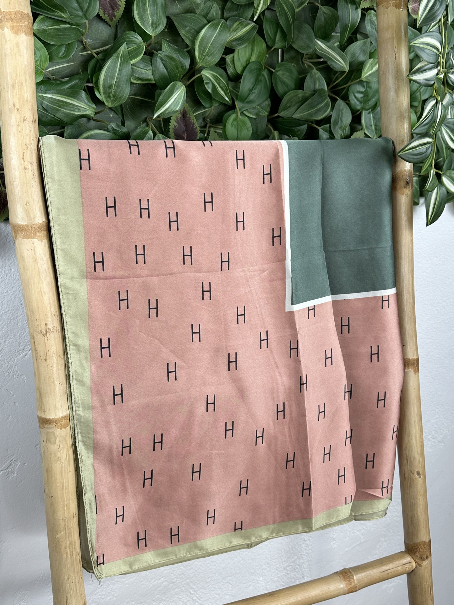 PAÑUELO ESTAMPADO TRIX