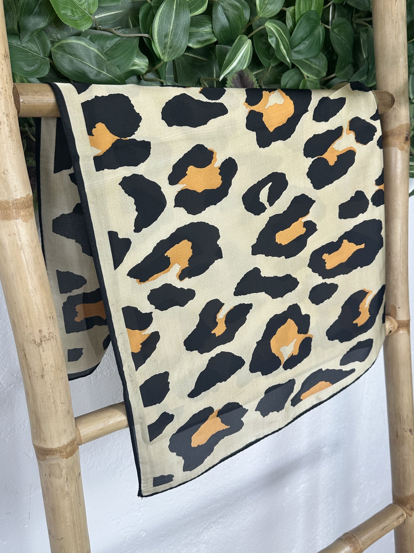 PAÑUELO LEOPARDO