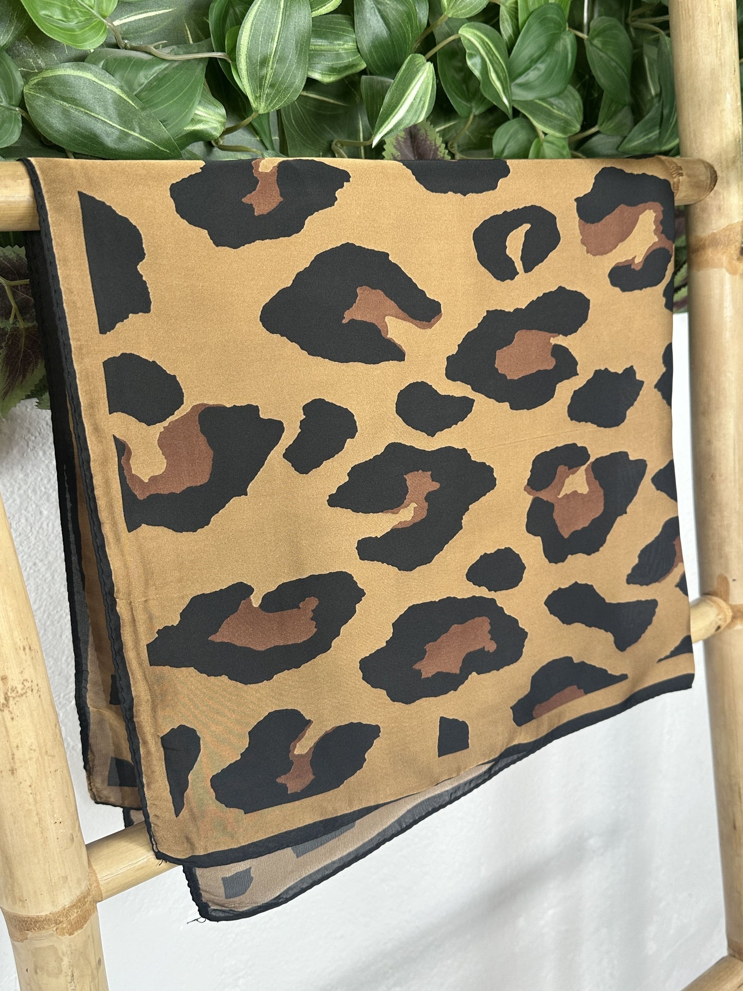 PAÑUELO LEOPARDO
