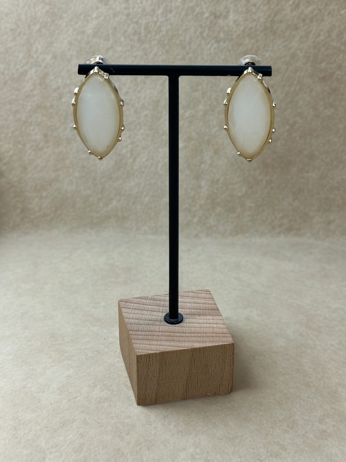 PENDIENTE PIEDRA OVALADO