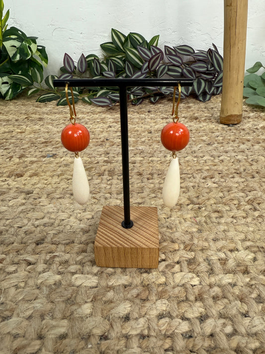 PENDIENTE BOLA CORAL