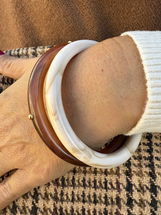 PULSERAS RESINA DETALLE DORADO