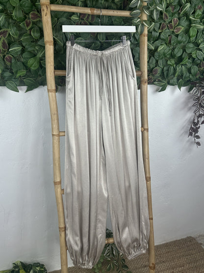 PANTALÓN BOMBACHO SATINADO