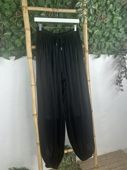 PANTALÓN BOMBACHO SATINADO