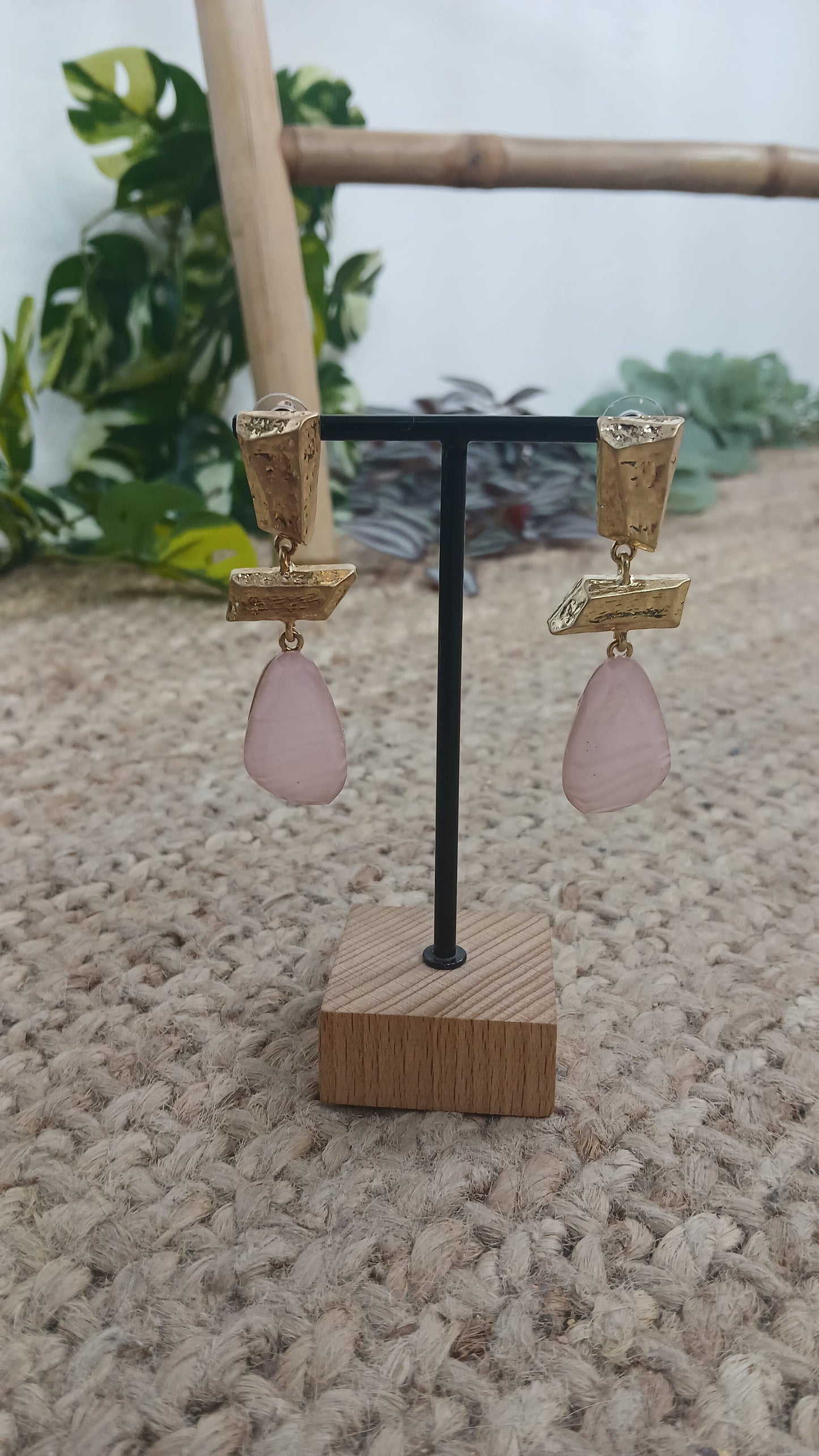 PENDIENTE LÁGRIMA IRREGULAR