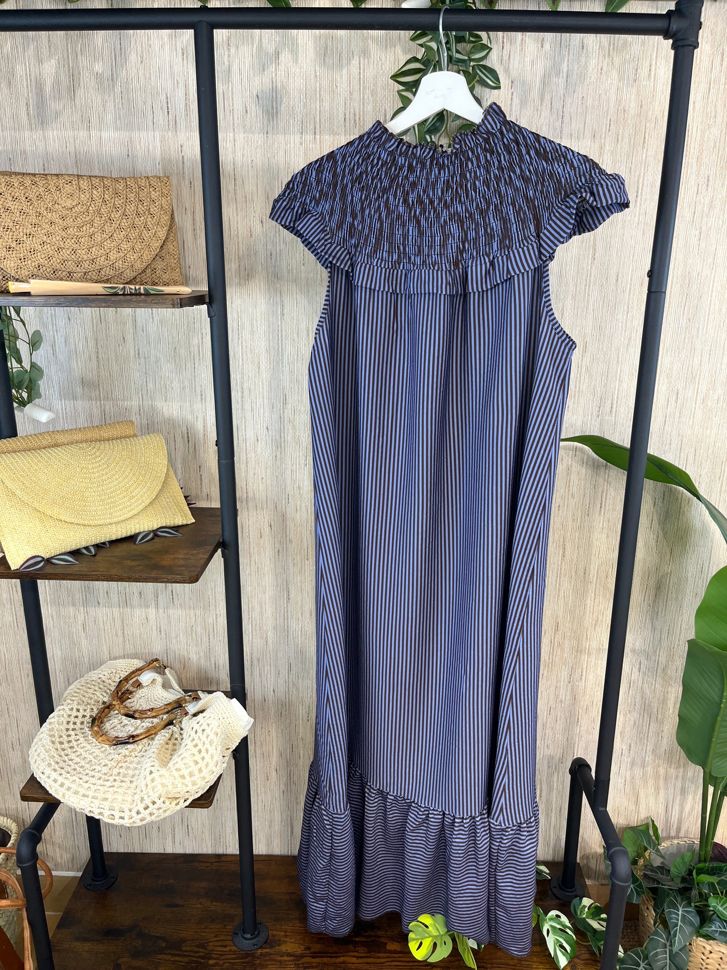 VESTIDO CUELLO BABERO