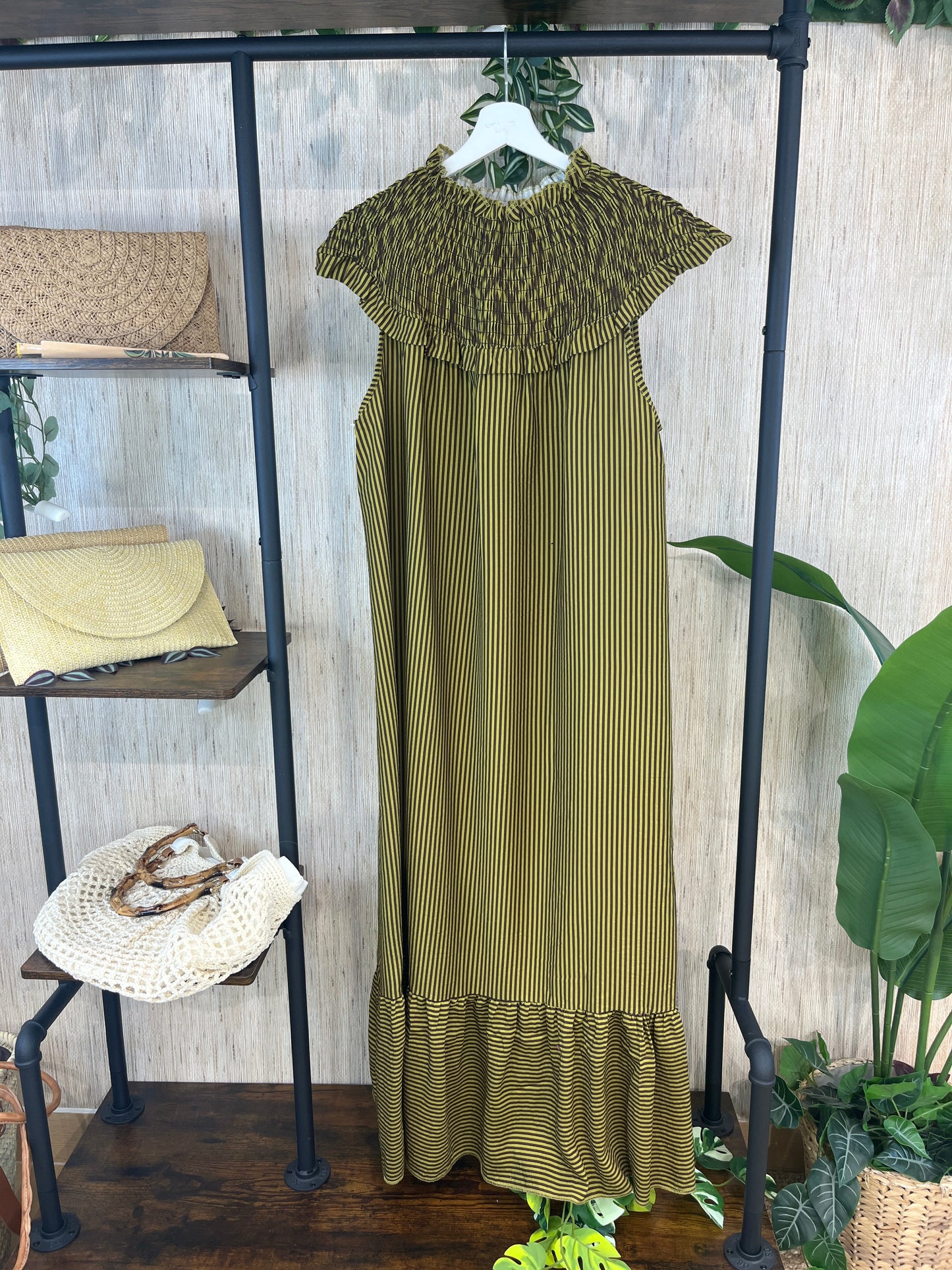 VESTIDO CUELLO BABERO