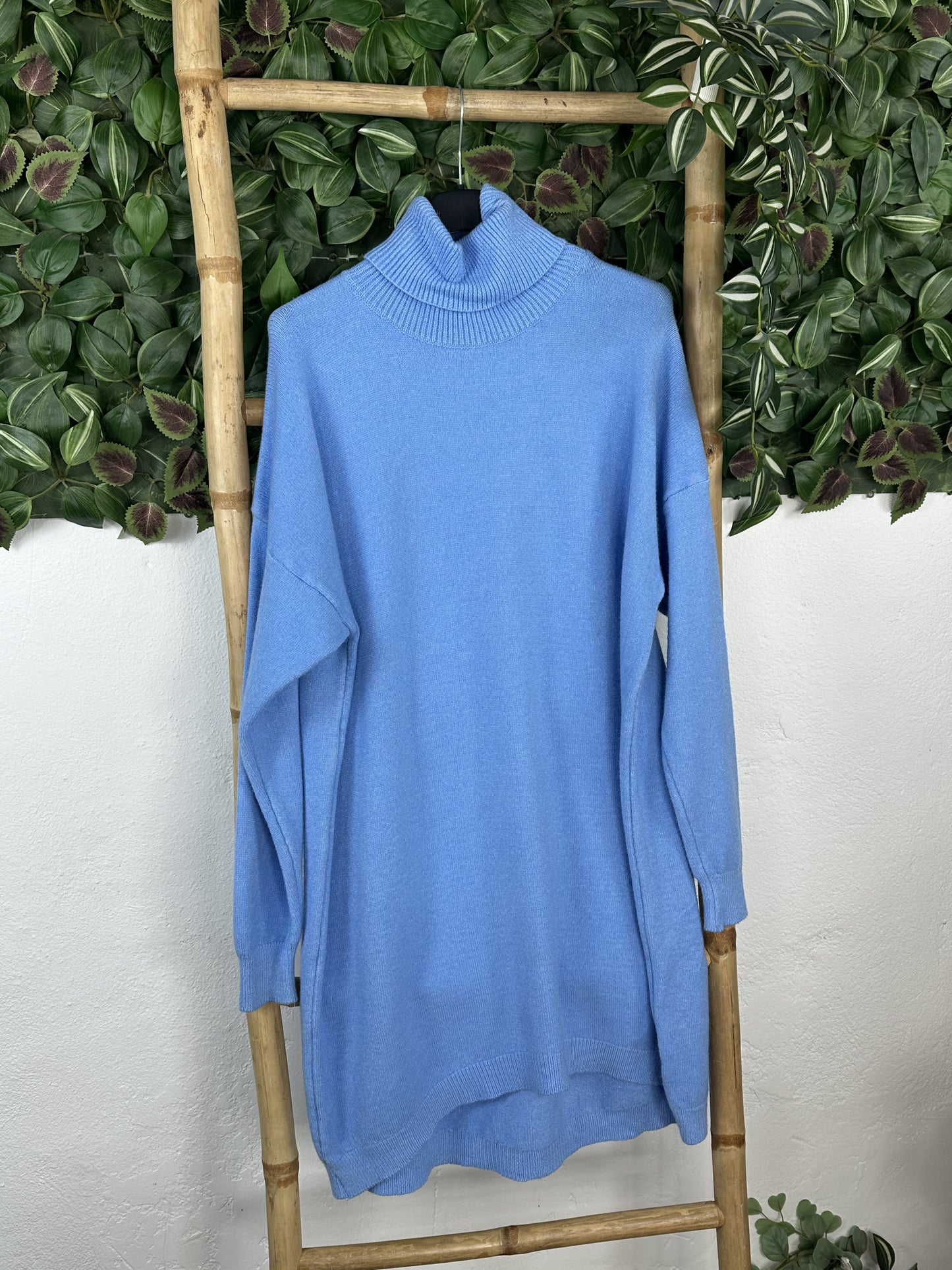 VESTIDO CUELLO VUELTO