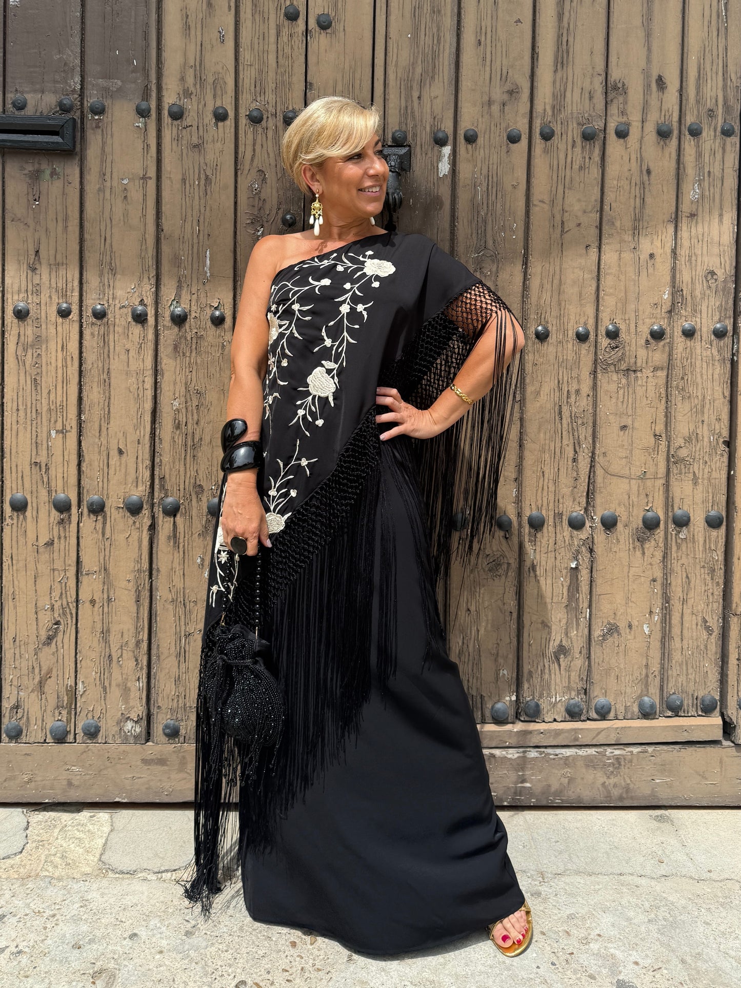VESTIDO MANTÓN