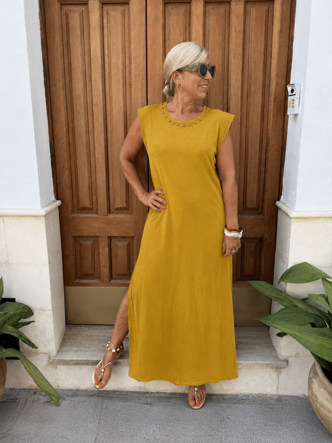 VESTIDO TACHUELAS