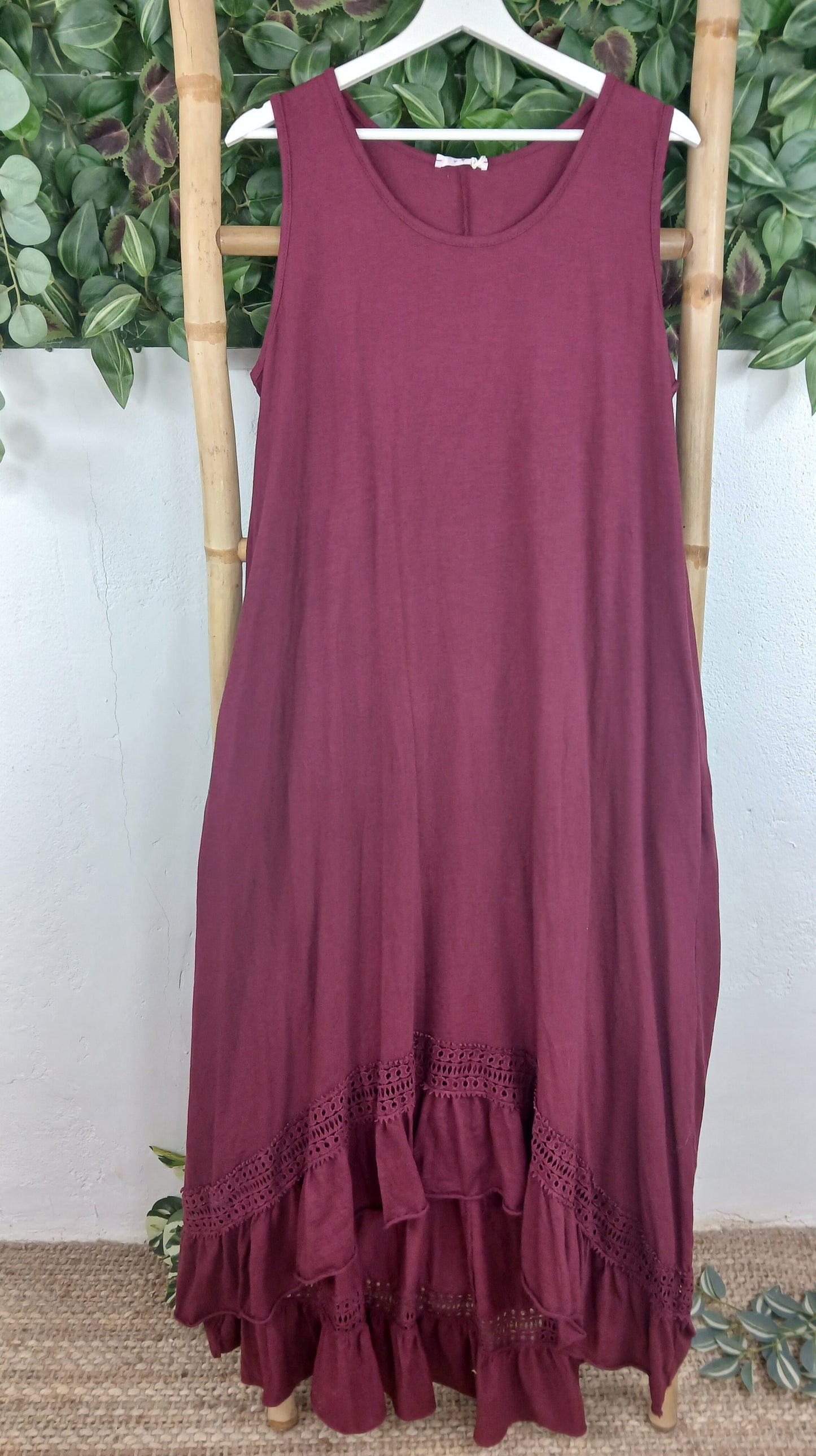VESTIDO BAJO PERFORADO