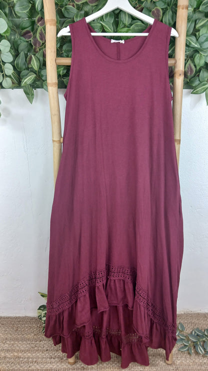 VESTIDO BAJO PERFORADO