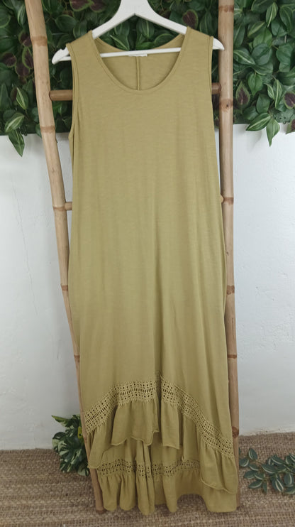 VESTIDO BAJO PERFORADO