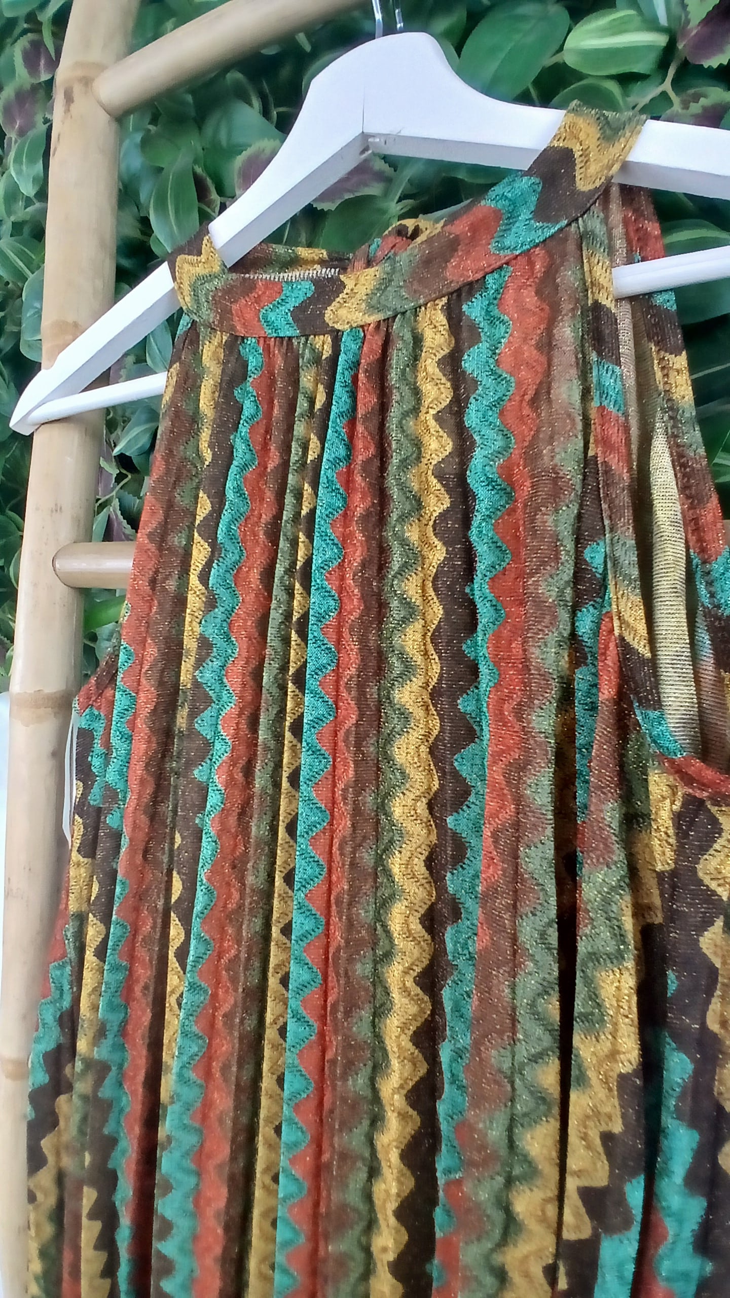 VESTIDO HALTER PLISADO BRILLO