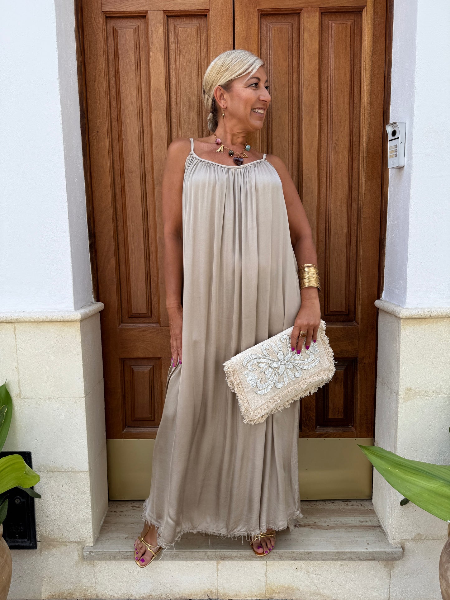 VESTIDO SATINADO DESFLECADO