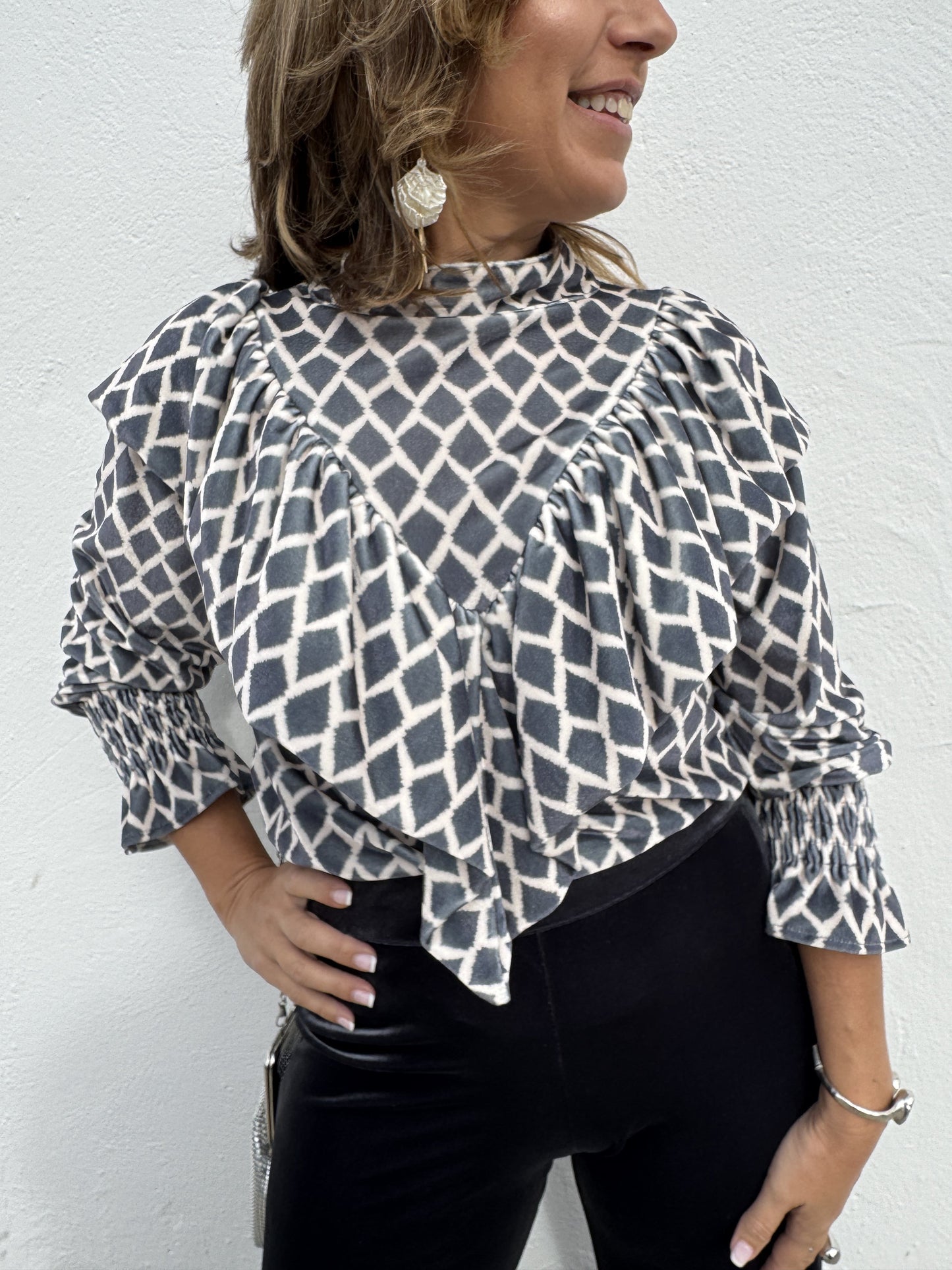 BLUSA TERCIOPELO VOLANTES