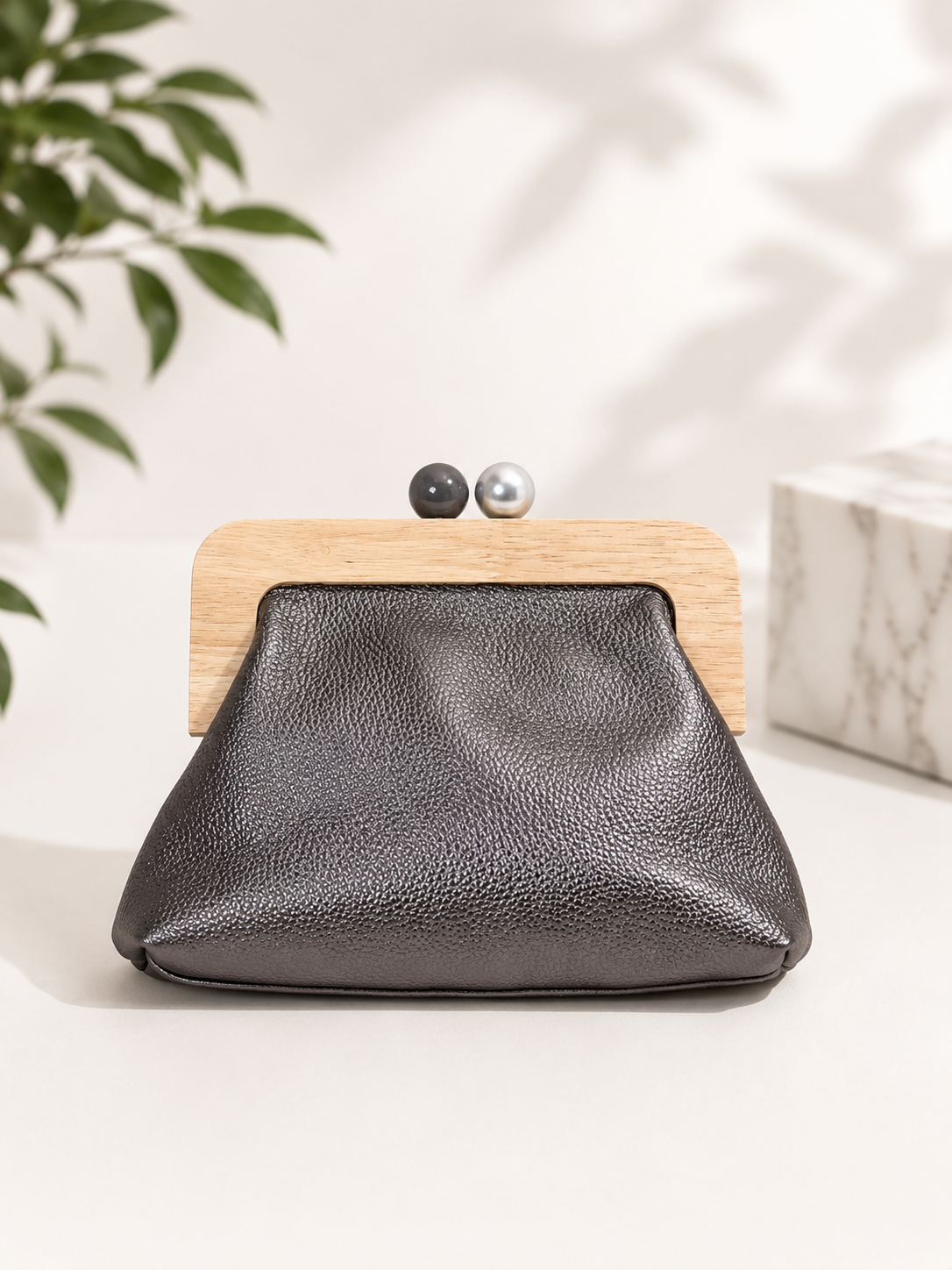 BOLSO RELIEVE METALIZADO