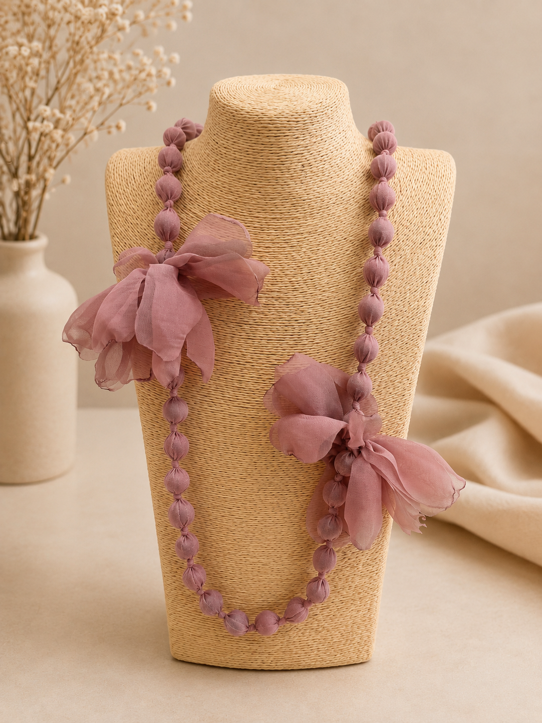 COLLAR LARGO BOLAS FLOR