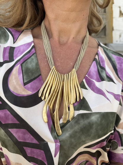 COLLAR COLA RATÓN PÉTALOS