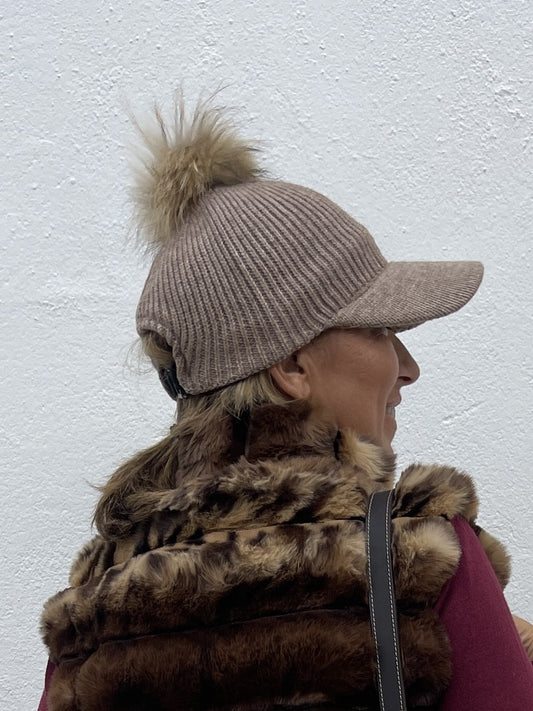 POM-POM CAP