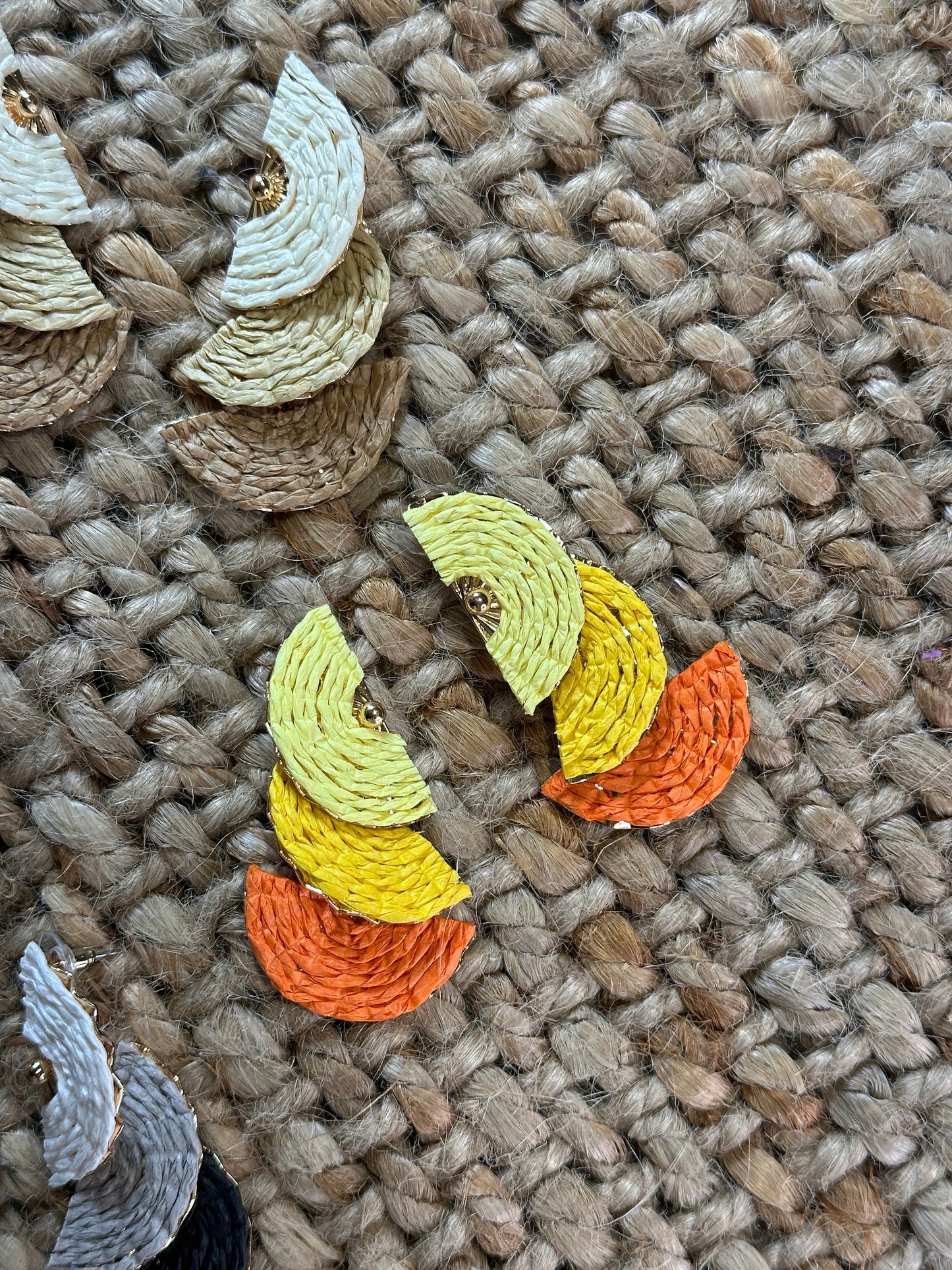 RAFFIA FAN EARRING