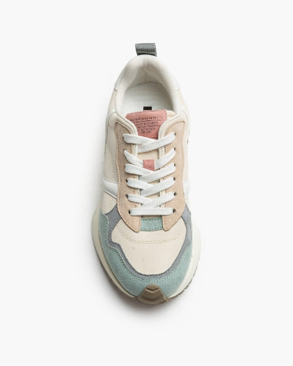 ZAPATILLA DEPORTIVA TALÓN ENGOMADO